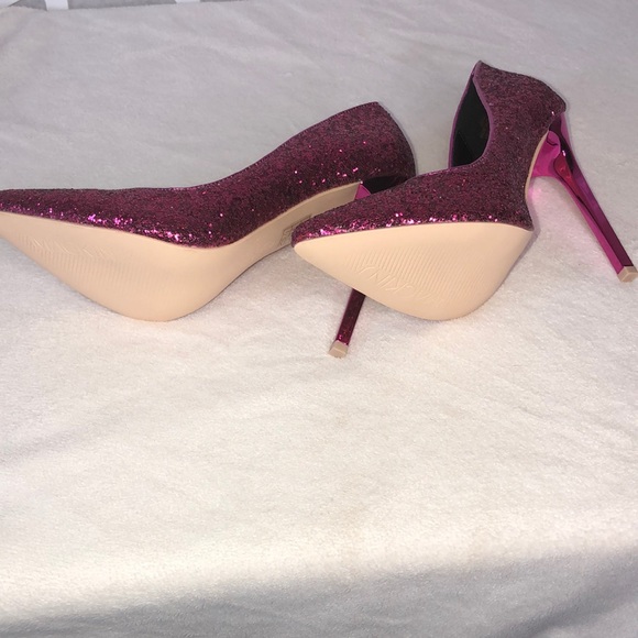 Mackin J Pink Glitter Pumps - Picture 6 of 6